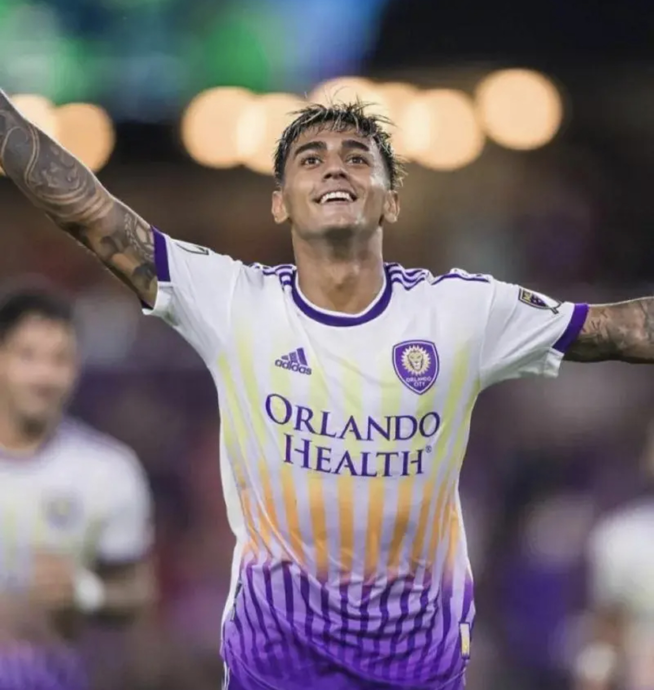 关于波兰逆转巴萨，托雷斯惊艳世界的信息