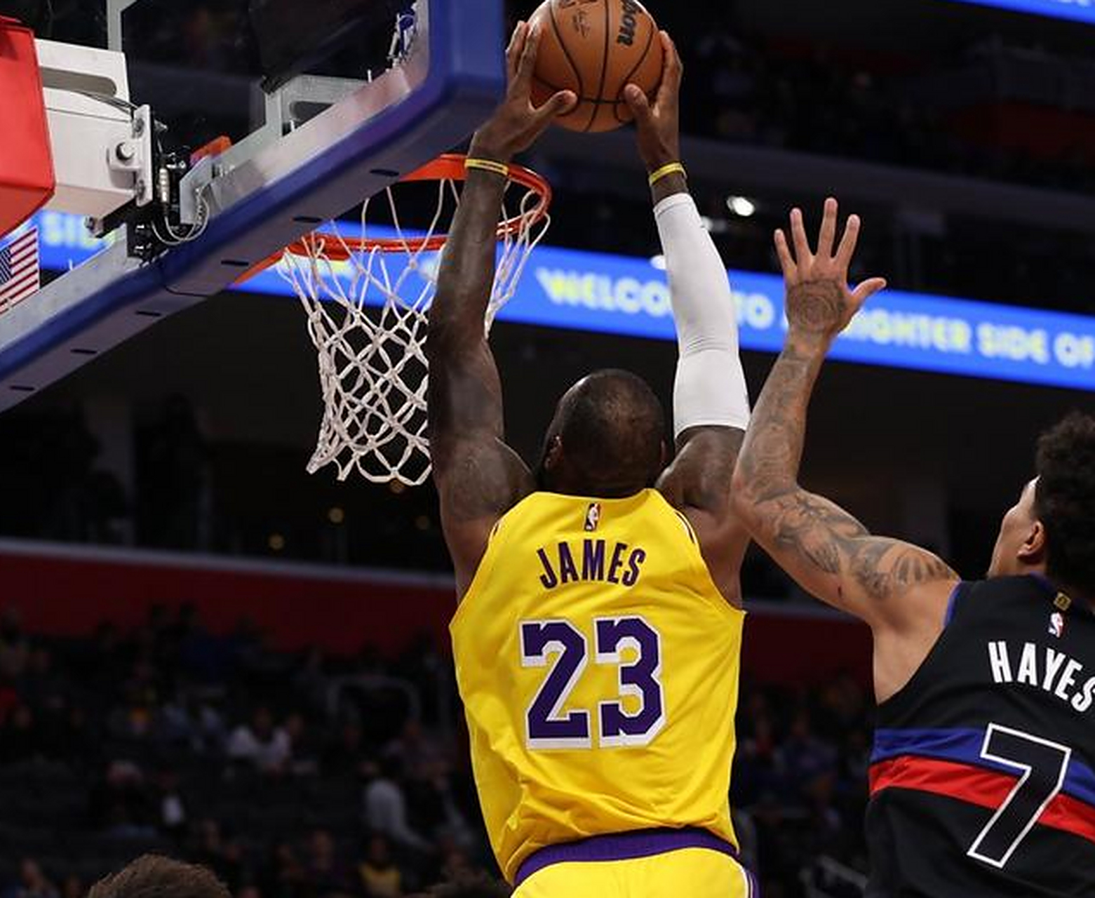 包含湖人B队鏖战热火B队，威斯布鲁克关键制胜的词条