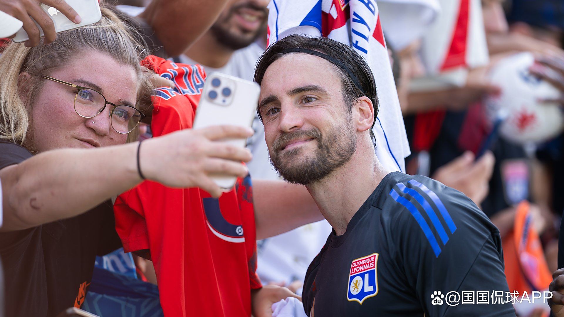 关于里昂宝贵三分,法甲战事持续激烈的信息 关于里昂宝贵三分,法甲战事持续激烈的信息