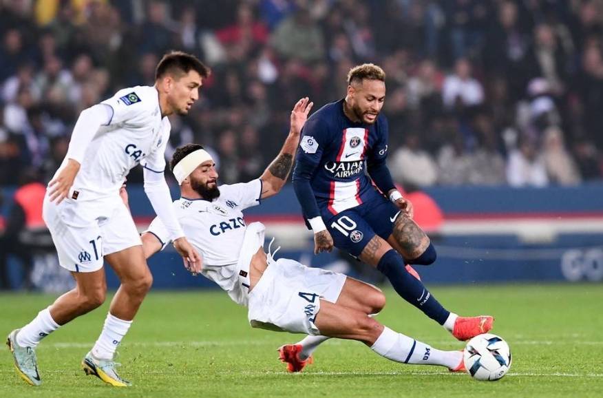 包含巴黎圣日耳曼成功签约瑞典天才中场，球队整体实力得到提升的词条