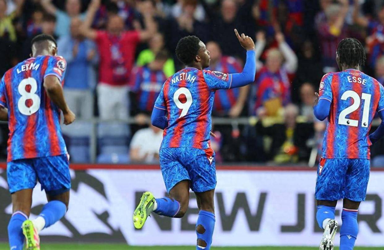 爱游戏官网-曼城轻松取胜，继续积攒分数的简单介绍